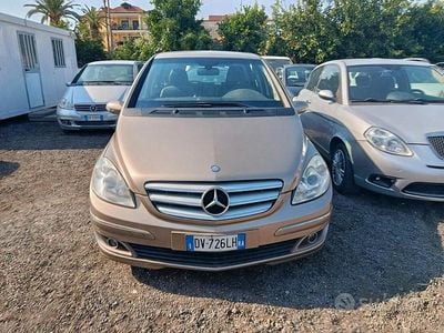 Mercedes B180
