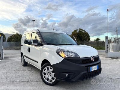 Usata Fiat Doblò 120 CV (88 kW) 2021 Bianco Monovolume