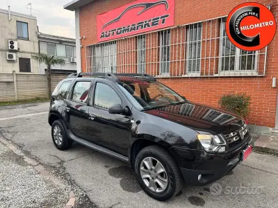 Usata Dacia Duster Lauréate 110 CV (80 kW) 2017 Nero SUV