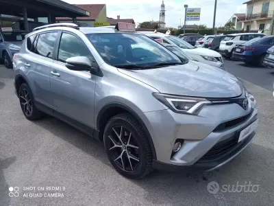 Usata Toyota RAV4 Style 143 CV (105 kW) 2016 Grigio SUV