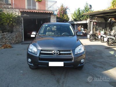 usata Toyota RAV4 RAV 42.2 D-4D 150 CV DPF 09