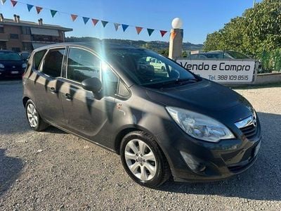 Usata Opel Meriva Cosmo 95 CV (69 kW) 2011 Gray Monovolume
