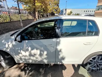 Usata VW Golf VI 122 CV (89 kW) 2011 Bianco Utilitaria