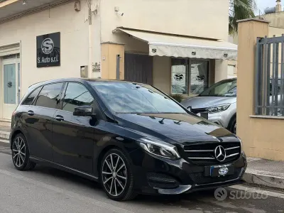 Usata Mercedes B200 136 CV (100 kW) 2016 Nero Utilitaria