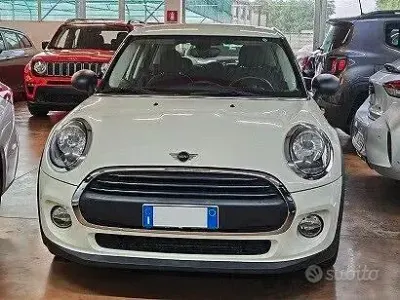 Usata Mini One Clubman Classic 102 CV (75 kW) 2019 Bianco Station wagon