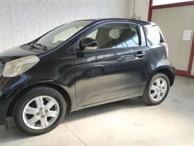 Usata Toyota iQ Sol 68 CV (50 kW) 2009 Nero Utilitaria