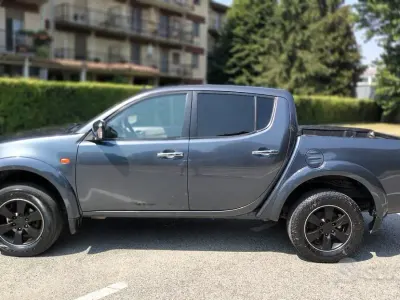 Usata Mitsubishi L200 Intense 136 CV (100 kW) 2007 Blu Pick-up