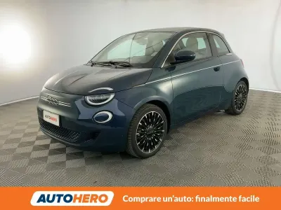 Usata Fiat 500e La Prima 42 kW (58 CV) 2021 Blu/azzurro Utilitaria