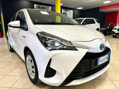 Second-hand Toyota Yaris Hybrid Cool 73 CP (53 kW) 2019 Alb Berlinǎ