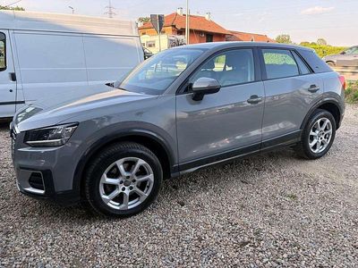 Usata Audi Q2 Design 116 CV (85 kW) 2017 Grigio SUV