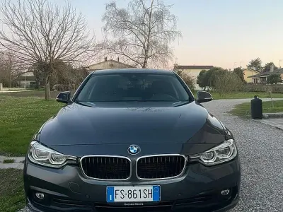Usata BMW 316 Luxury Line 116 CV (85 kW) 2018 Grigio Berlina