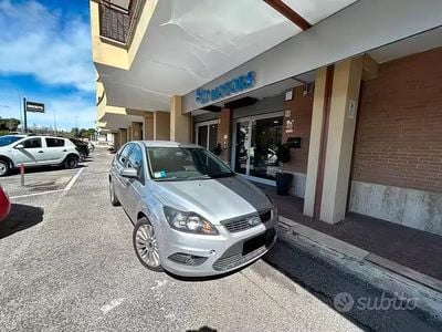 Usata Ford Focus Titanium 109 CV (80 kW) 2008 Grigio Berlina