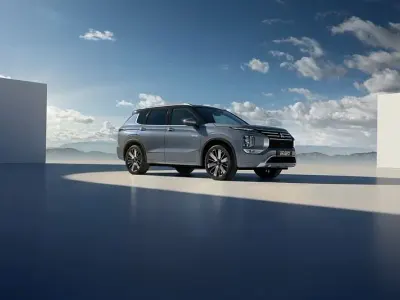 Nuova Mitsubishi Outlander P-HEV Instyle 306 CV (225 kW) 2026 SUV
