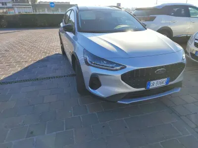 Usata Ford Focus Active 116 CV (85 kW) 2023 Argento Station wagon