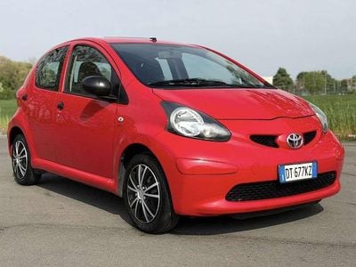 Usata Toyota Aygo 68 CV (50 kW) 2008 Rosso Utilitaria
