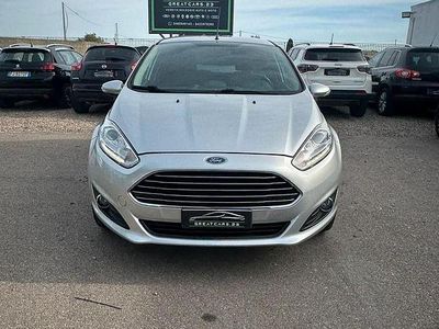 Gebraucht Ford Fiesta Titanium 80 PS (58 kW) 2016 Grau Limousine