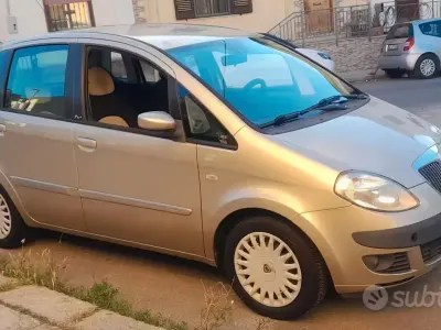 Usata Lancia Musa 69 CV (50 kW) 2007 Marrone Monovolume