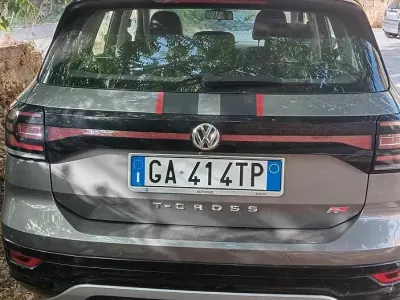 Usata VW T-Cross 116 CV (85 kW) 2020 Grigio SUV
