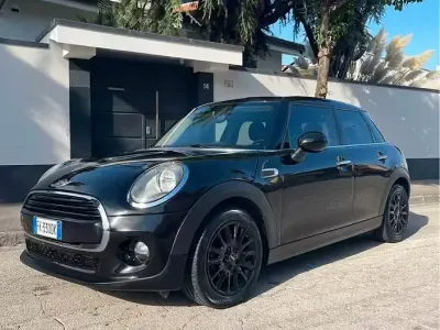 Usata Mini Cooper D 116 CV (85 kW) 2017 Nero Utilitaria
