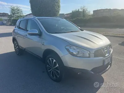 Begagnad Nissan Qashqai Tekna 150 HK (110 kW) 2010 Grå SUV