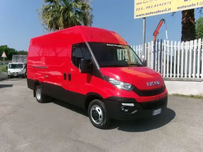 Usata Iveco Daily 150 CV (110 kW) 2018 Rosso Furgone