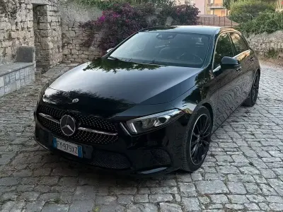 Usata Mercedes A180 116 CV (85 kW) 2019 Nero Berlina