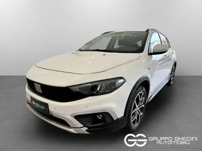 Usata Fiat Tipo Cross 131 CV (96 kW) 2024 Bianco gelato bianco gelato Utilitaria