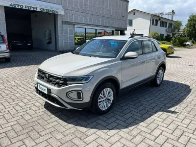Usata VW T-Roc Life 110 CV (80 kW) 2022 Ascot grey SUV