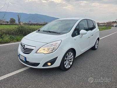 Usata Opel Meriva Cosmo 101 CV (74 kW) 2011 Bianco Monovolume