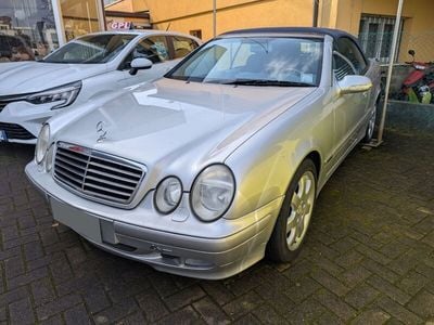 Usata Mercedes CLK200 163 CV (119 kW) 2003 Argento Cabrio