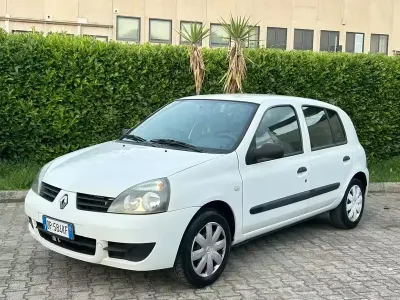 Usata Renault Clio II 58 CV (42 kW) 2008 Bianco Utilitaria