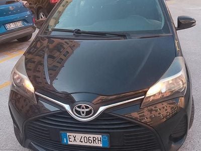 Usata Toyota Yaris Active 90 CV (66 kW) 2014 Nero Utilitaria