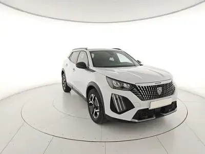 Usata Peugeot 2008 Allure 101 CV (74 kW) 2024 Bianco SUV