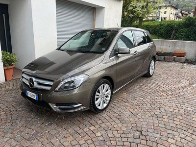 Usata Mercedes B180 Executive 109 CV (80 kW) 2014 Marrone Monovolume