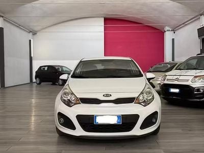 Usata Kia Rio EX 75 CV (55 kW) 2012 Bianco Utilitaria