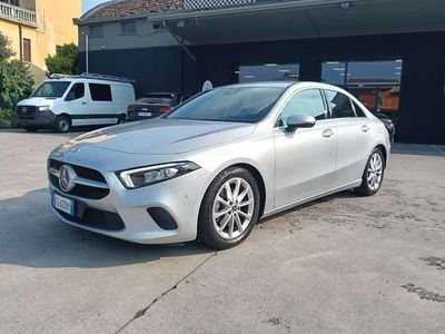 Usata Mercedes A180 116 CV (85 kW) 2019 Argento met. Berlina