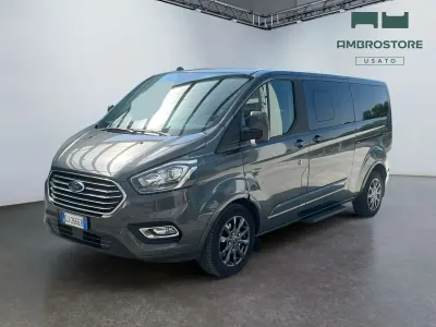 Usata Ford Tourneo Custom 131 CV (96 kW) 2022 Magnetic grey Furgone