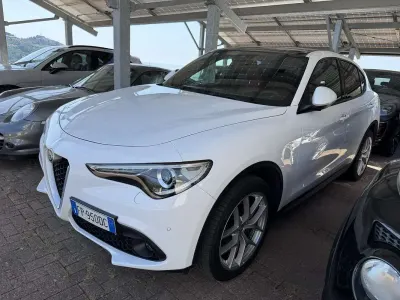 Usata Alfa Romeo Stelvio Super 209 CV (153 kW) 2018 Bianco SUV