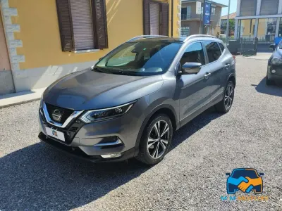 Usata Nissan Qashqai N-Connecta 116 CV (85 kW) 2017 Grigio SUV
