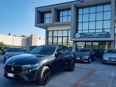 Begagnad Maserati Levante GranLusso 275 HK (202 kW) 2019 Svart SUV