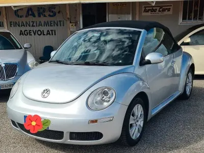 Usata VW New Beetle 105 CV (77 kW) 2009 Grigio Utilitaria