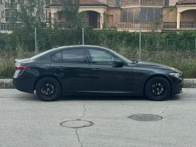 Usata Alfa Romeo Giulia Business 160 CV (117 kW) 2019 Nero Berlina