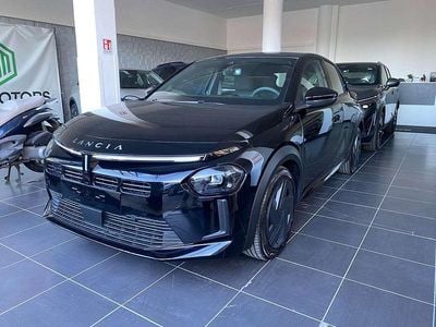 Nuova Lancia Ypsilon 101 CV (74 kW) 2025 Nero Utilitaria