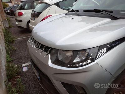 Usata Mahindra KUV100 87 CV (63 kW) 2021 Grigio SUV