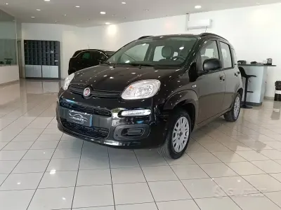 Käytetty Fiat Panda Easy 69 HP (50 kW) 2014 Musta Viistoperä