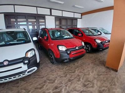 Nuova Fiat Panda Cross Cross 69 CV (50 kW) 2025 Rosso Utilitaria