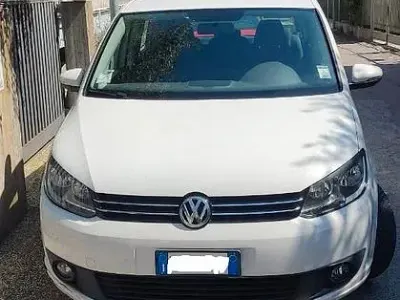 Usata VW Touran Trendline 102 CV (75 kW) 2011 Bianco Monovolume