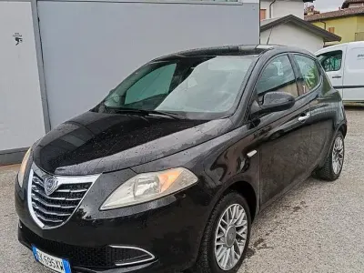 Usata Lancia Ypsilon S 95 CV (69 kW) 2012 Nero Utilitaria