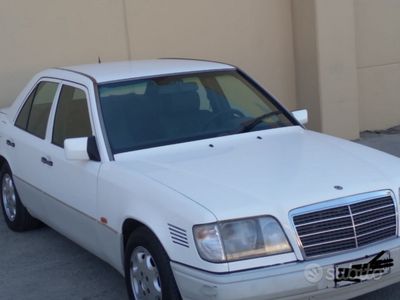 Usata Mercedes E250 113 CV (83 kW) 1994 Bianco Berlina