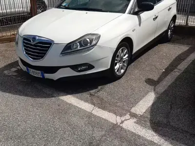 Usata Lancia Delta Silver 120 CV (88 kW) 2011 Bianco Utilitaria